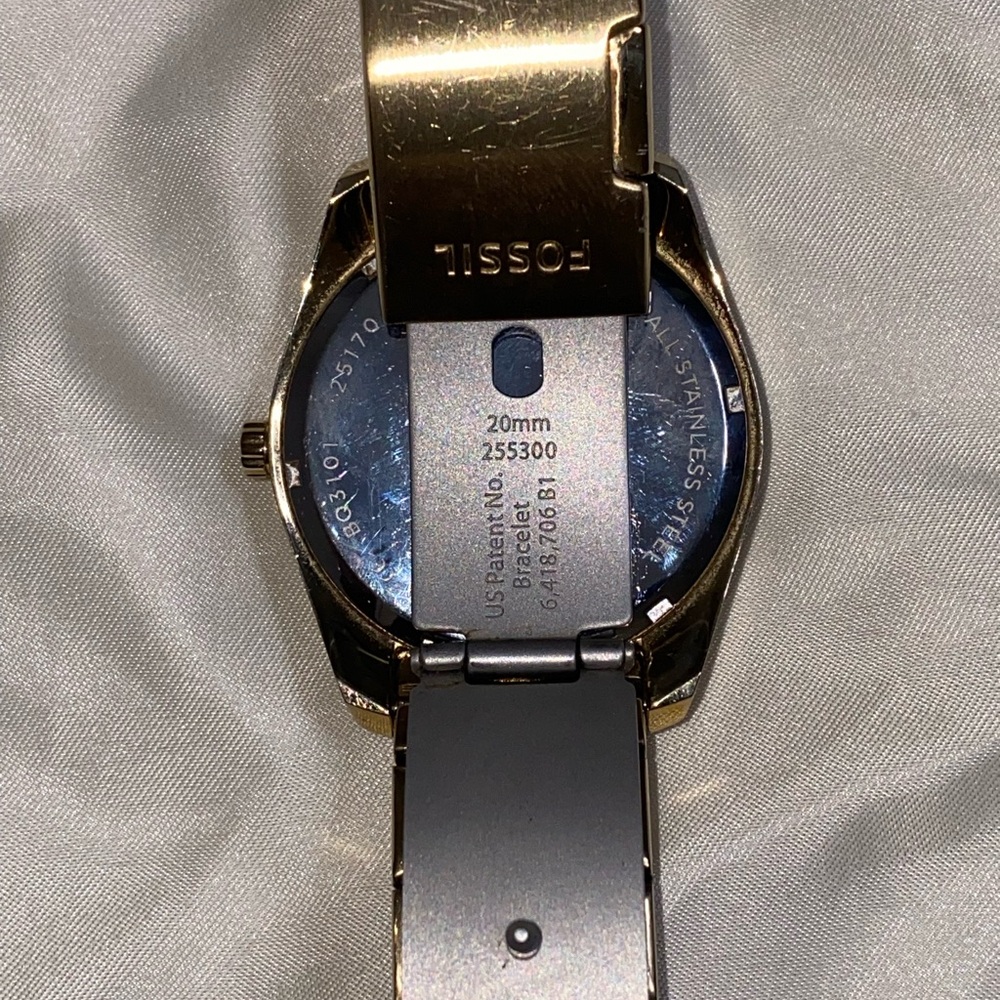 Gold Fossil Watch - Picture 3 of 5